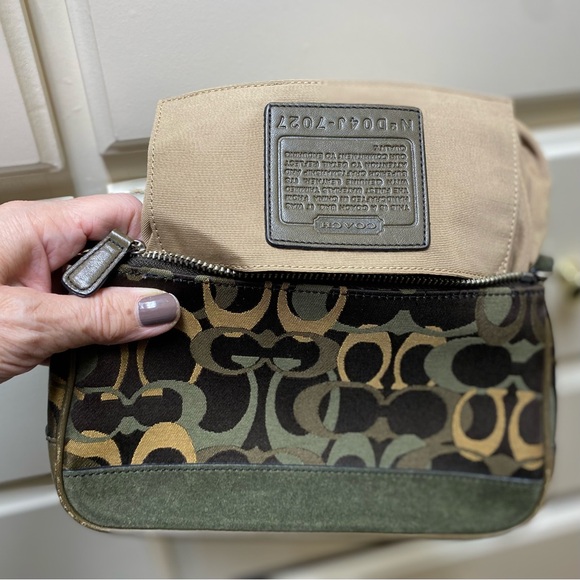 Coach Vintage Camouflage Monogram Wristlet - Picture 5 of 15